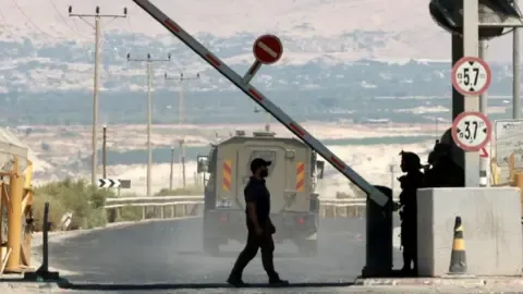 Two Persons Shot in Incident Close to West Bank-Jordan Border Crossing, IDF Reports