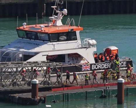 UK Ministers Affirm Migrant Returns Agreement with France Goes Ahead Despite Court Injunction