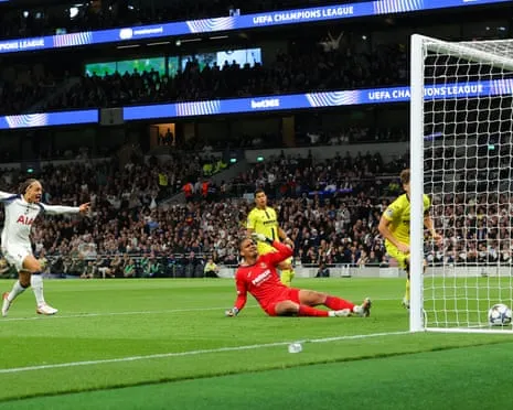 Goalkeeper Luiz's Crucial Mistake Gifts Spurs First Triumph